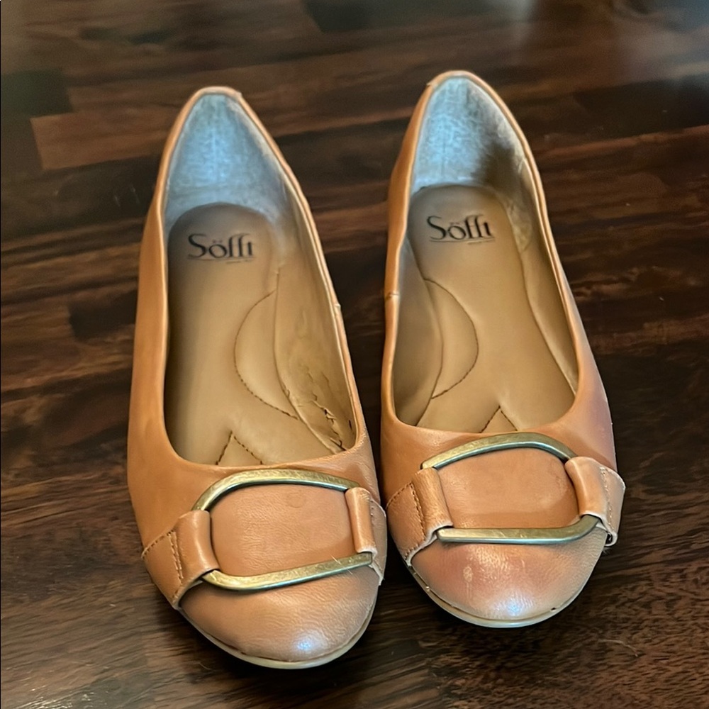 Sofft Tan Leather Flats with Elegant Buckle size 7